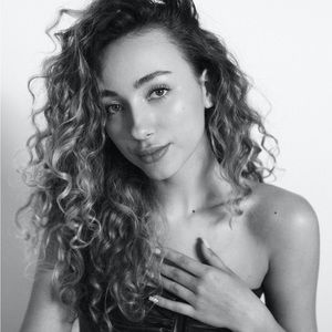 Meet your Posher, Emilia